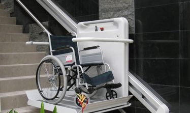 Servoscala a piattaforma per disabili