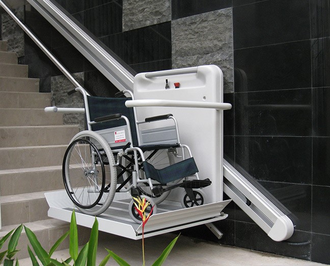 Servoscala a piattaforma per disabili